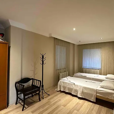 Muhtesem Havuzlu Сеферихисар